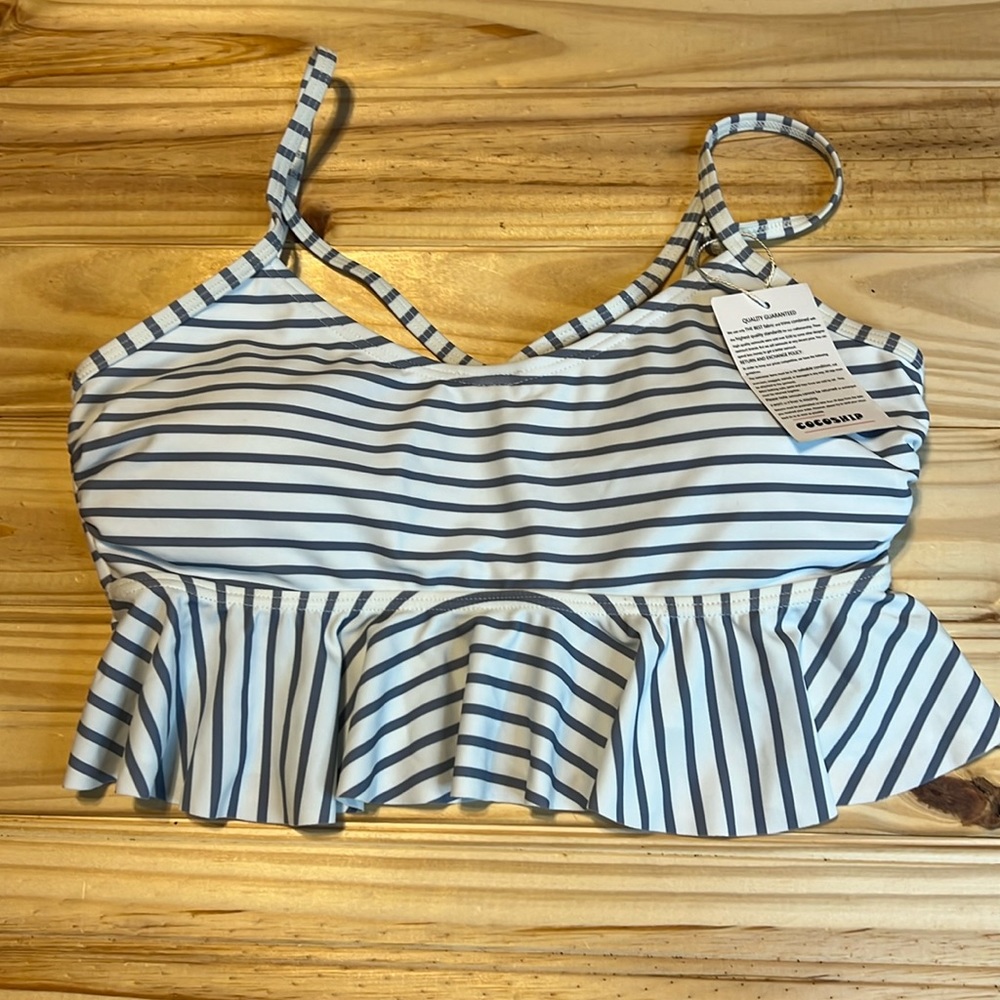 Size 6  Cocoship swim top  Nwt